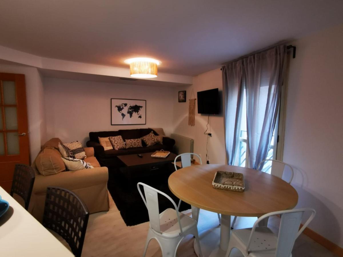 Ferienwohnung Vtz El Balcon De Rey Alfonso III Saragossa Exterior foto